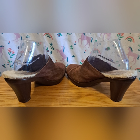 Ugg Brown Suede Sherpa Lined Boho Casual Neutral Slide Mule Clog Shoe SZ 8.5 - Picture 4 of 9